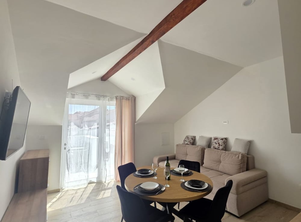 Apartment (One Bedroom Apartment with Terrace)