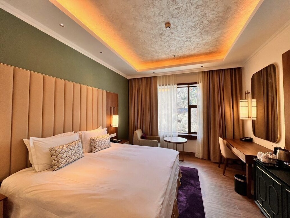 Superior Room, 1 King Bed