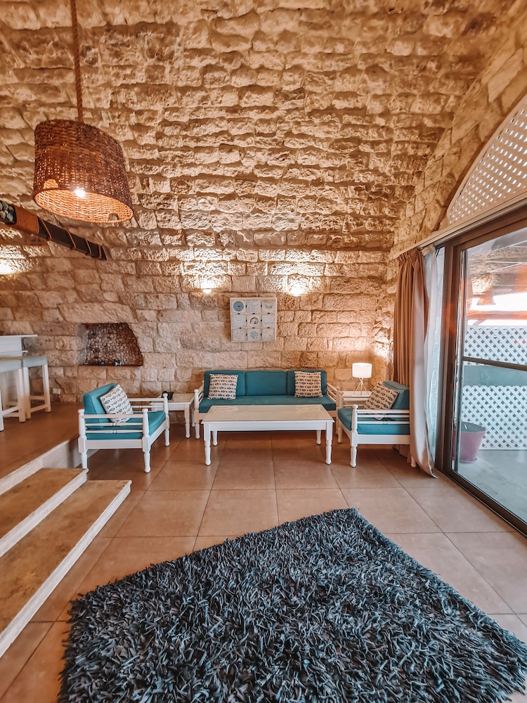 Comfort Studio Suite, 1 Queen Bed, Sea View