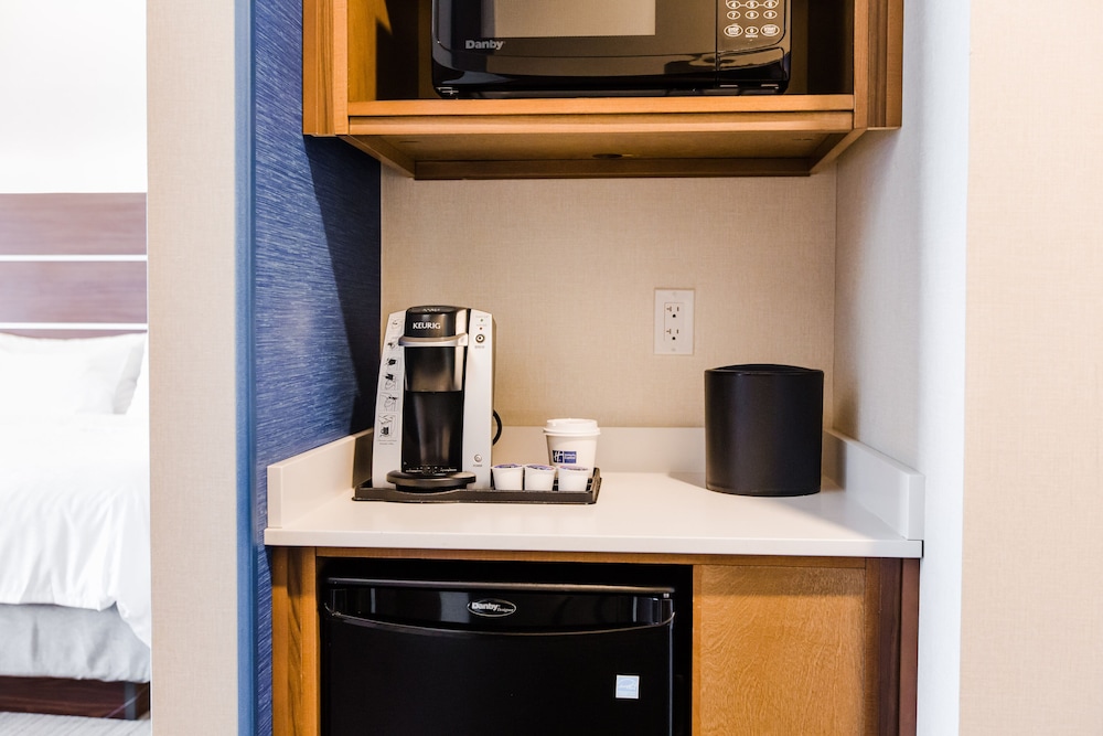 Standard Room, 1 King Bed (Walk-In Shower)