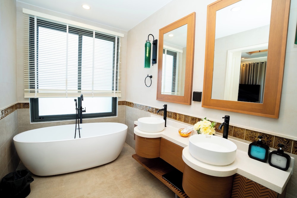 Executive Villa, 3 Bedrooms, Beach View photo 2