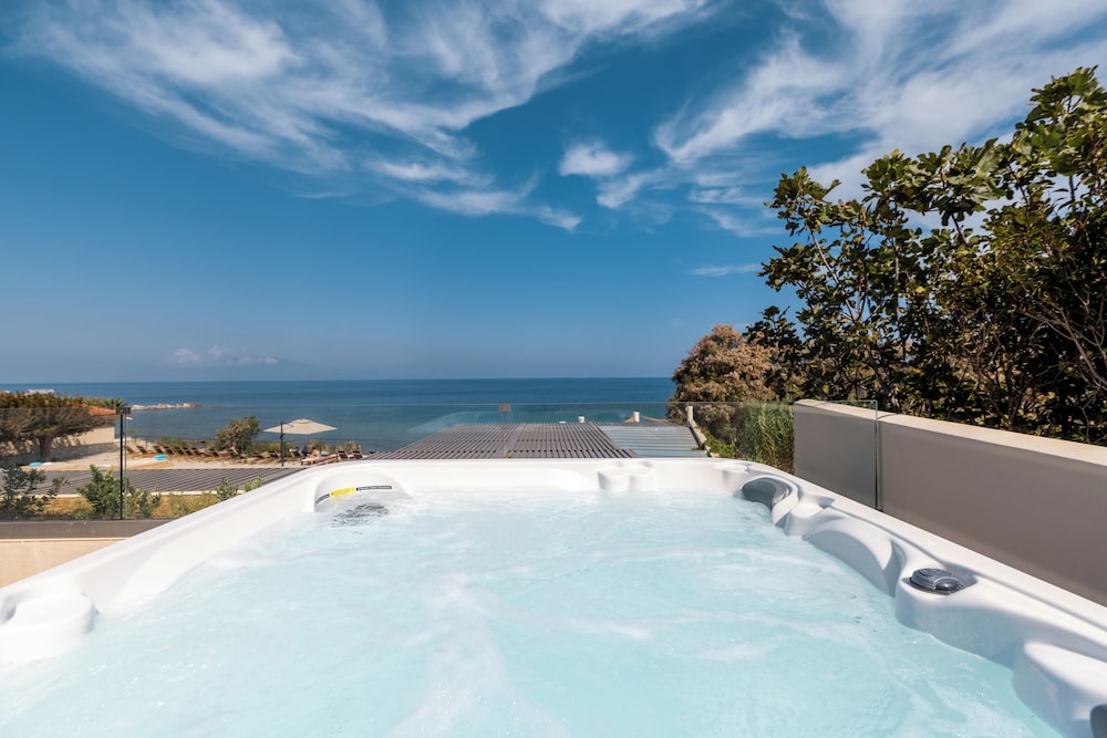 Suite Exécutive, baignoire, vue mer