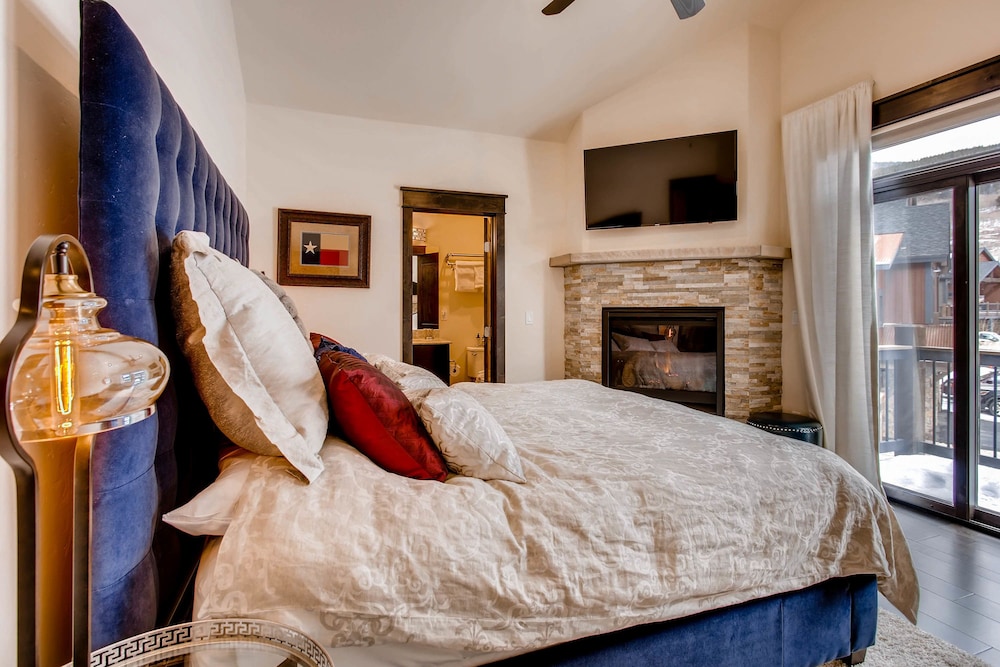 Premier Townhome, Multiple Beds (River Run, 4 Bed 3.5 Bath)