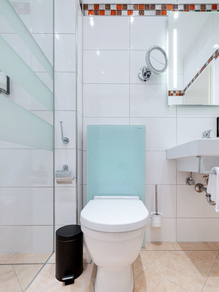 Medium Studio with Kitchenette - Photo 16