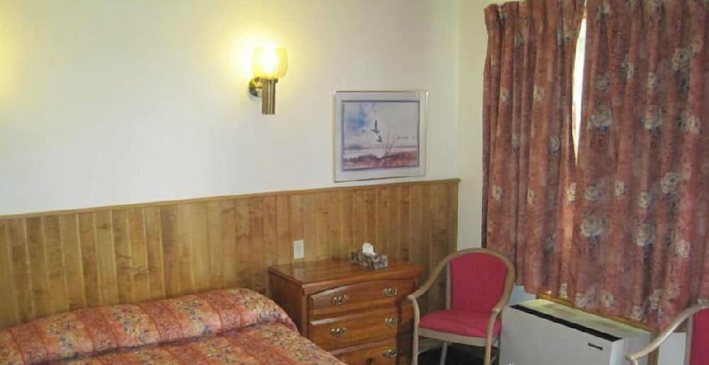 Classic Room, 1 Queen Bed photo 1