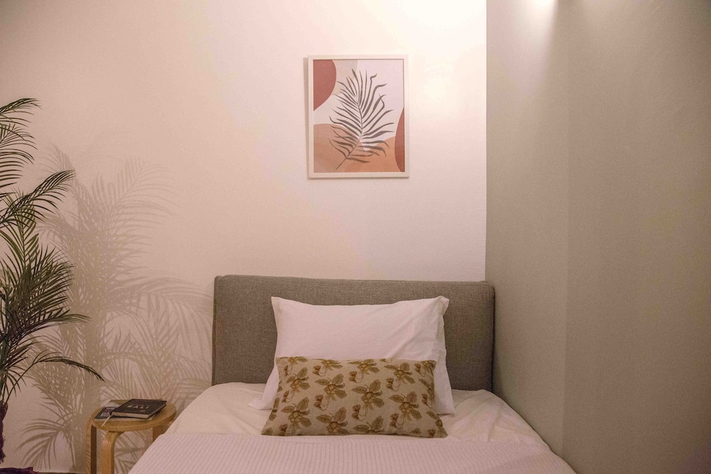 Economy Studio, 1 Twin Bed photo 2