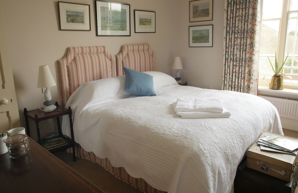 Double or Twin Room, Ensuite (The Windmill) photo 2