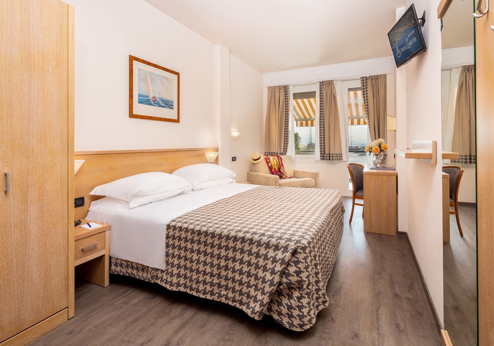 Triple Room, 1 Bedroom, Terrace, Sea View - Photo 4