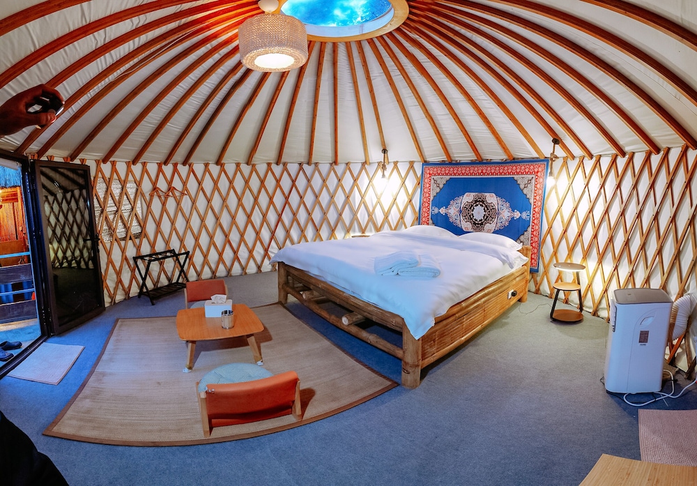 Yurt 3 photo 2