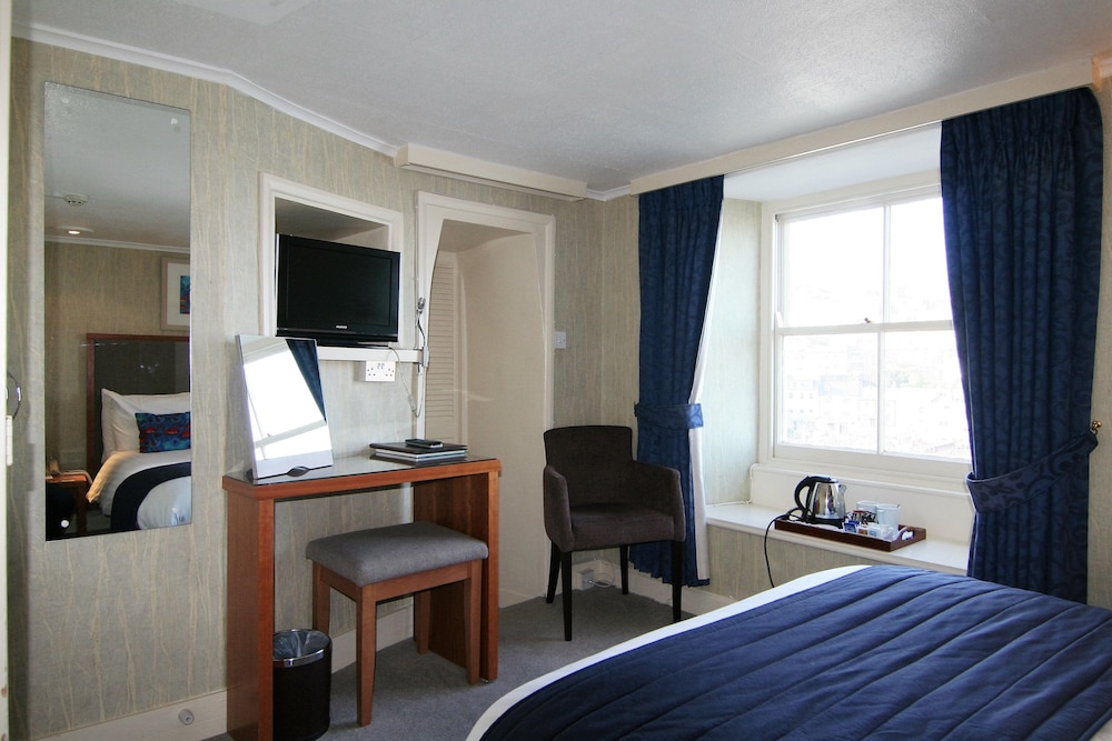 Snug Double Sea View Room photo 3