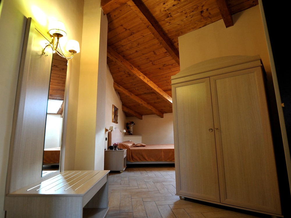 Exclusive Quadruple Room, Non Smoking, City View photo 2