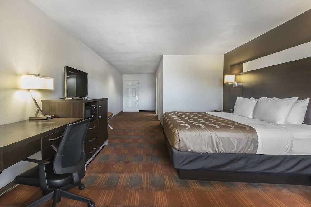 Room, 1 King Bed, Non Smoking photo 1