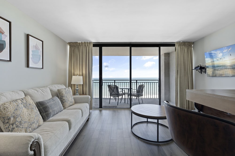 Signature Condo, 1 Bedroom, Balcony, Beachside
