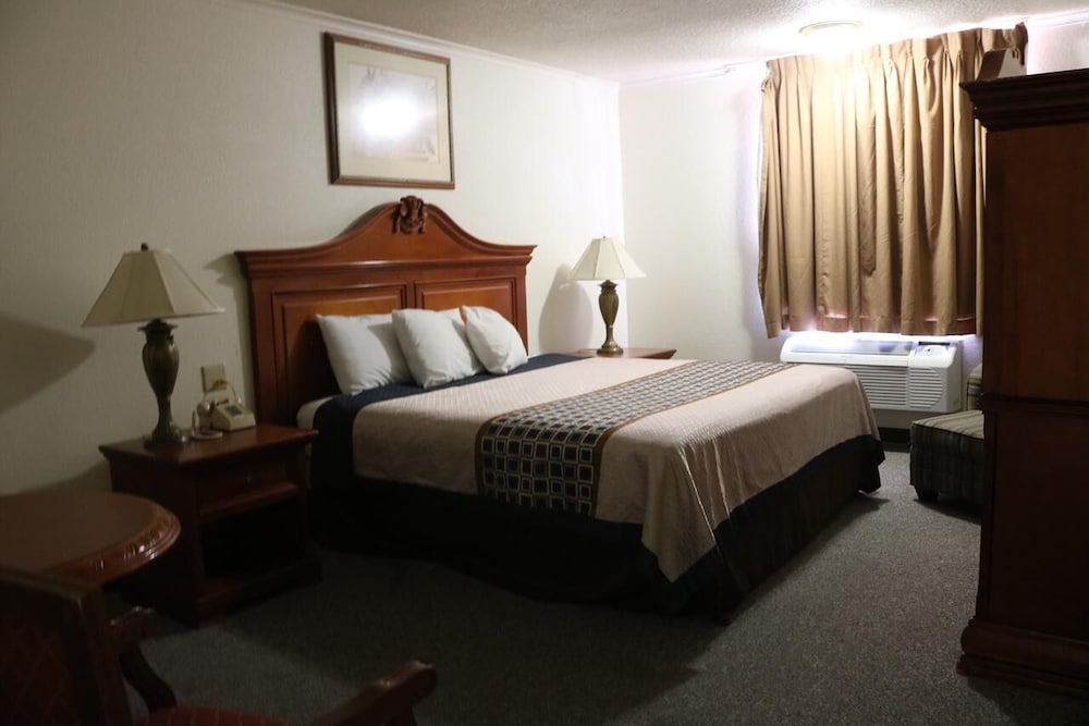 Standard King - Photo 1
