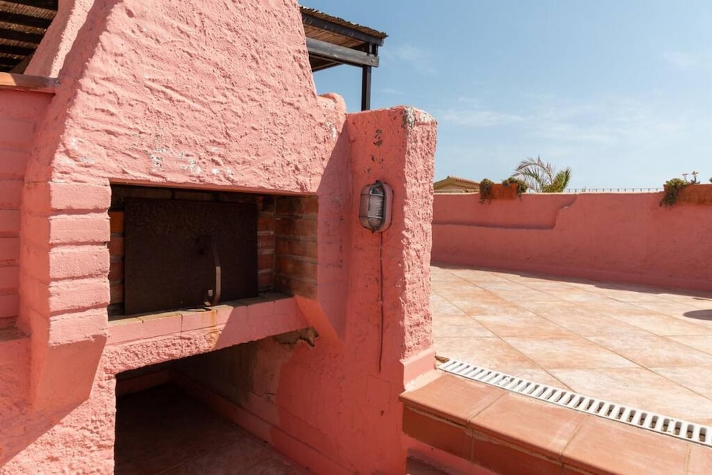 Villa photo 2