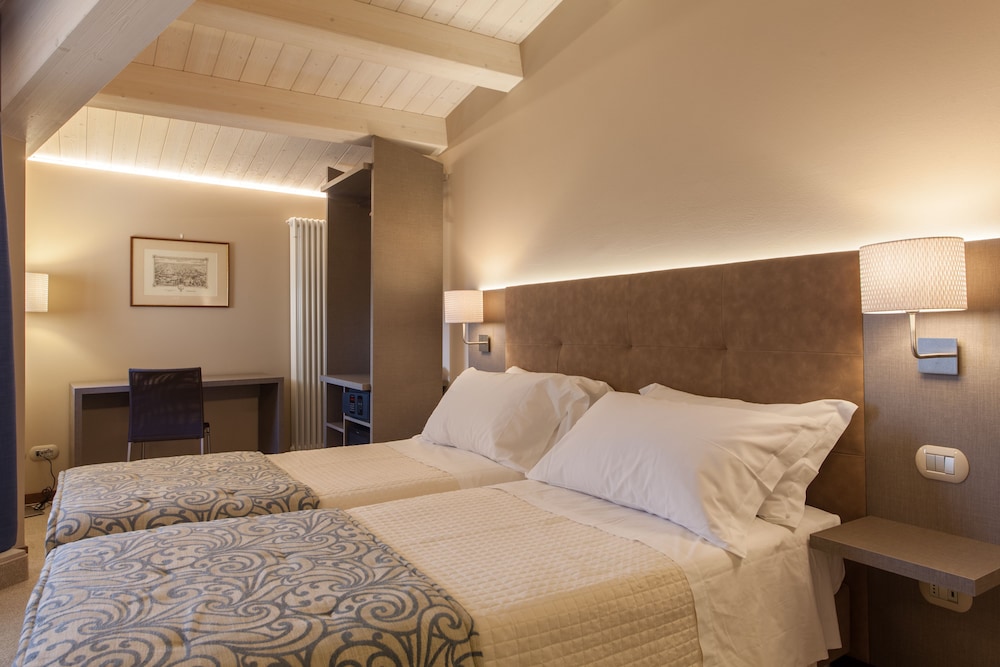 Superior Double or Twin Room, Balcony photo 2
