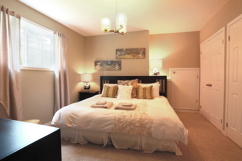 One-Bedroom Townhome-A photo 1