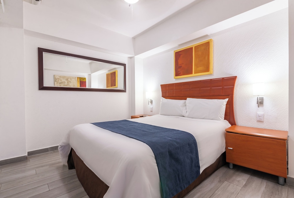 Royal Suite, 3 Bedrooms - Photo 2