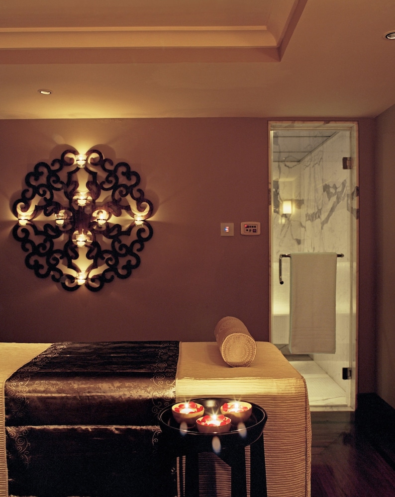 Presidential Suite Forest & Pool View