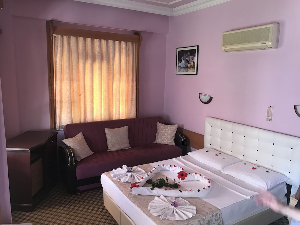 Superior Triple Room, 1 Double Bed with Sofa bed, Garden View photo 1