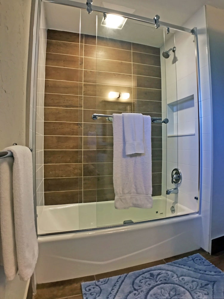 Condo, 1 King Bed (Antigua)