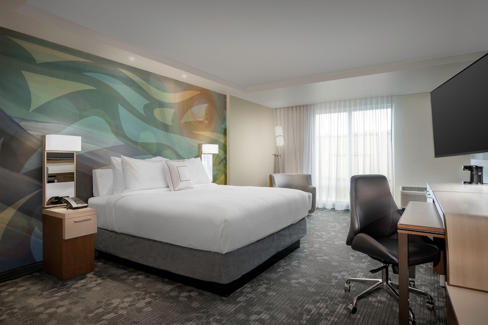 Standard Room, 1 King Bed