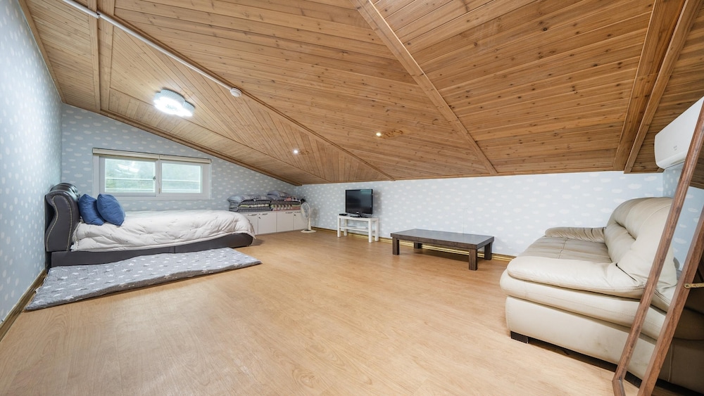 Basic Room, 1 Bedroom (Olle) photo 2