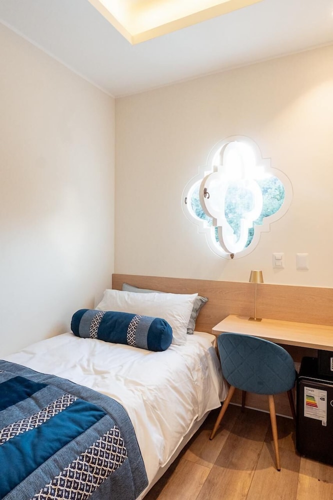 Comfort Single Room, Park View photo 1