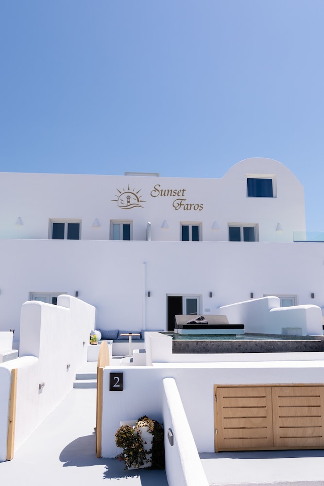 Deluxe Suite with plunge pool and sea view - Photo 29