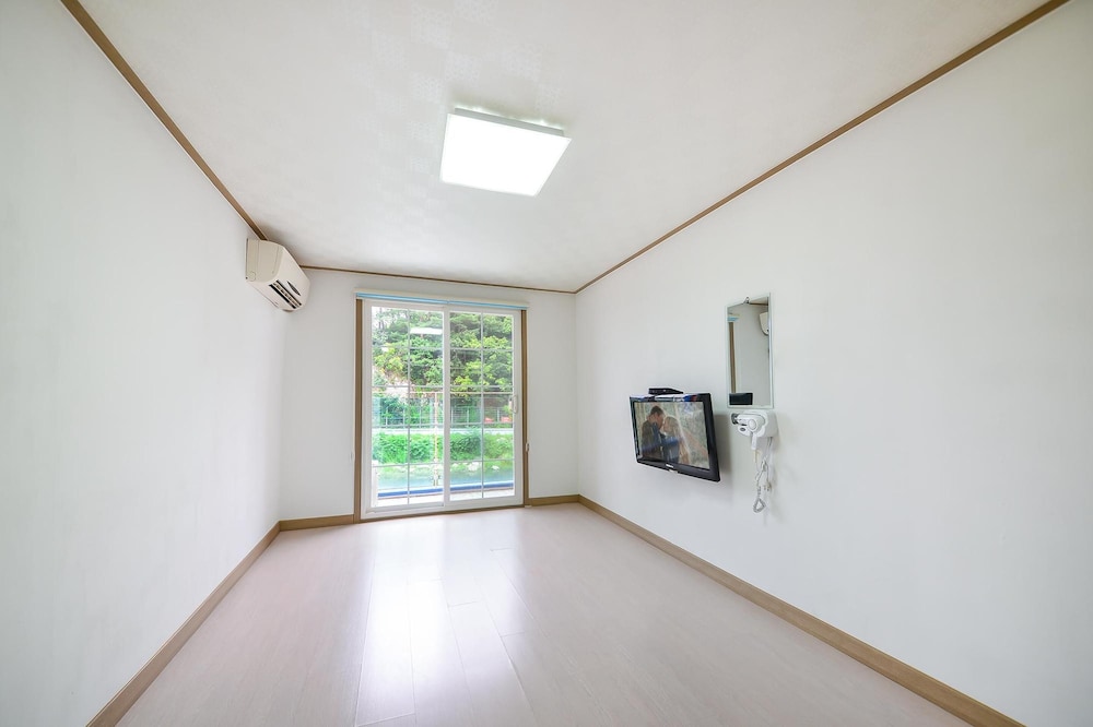 Basic Room, 2 Bedrooms (B-Packta Merak)