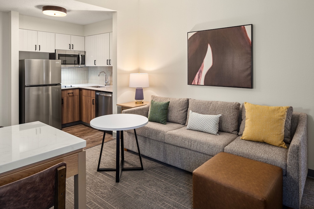 Suite, 2 Bedrooms, Accessible (Communication Accessible) - Photo 2