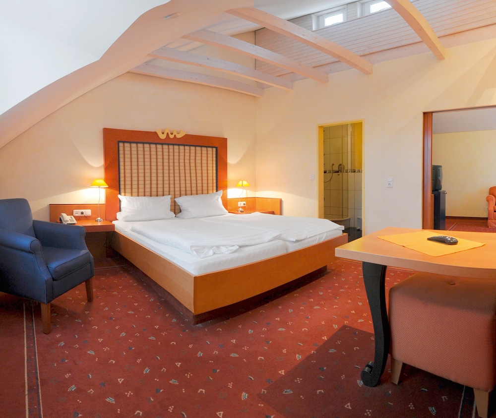 Suite, Balcony