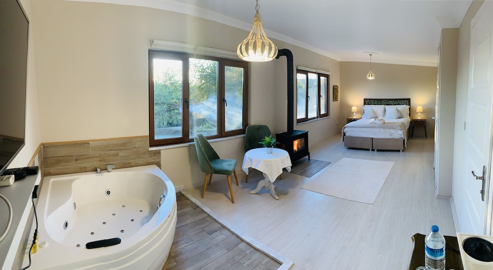 Zeytin Room