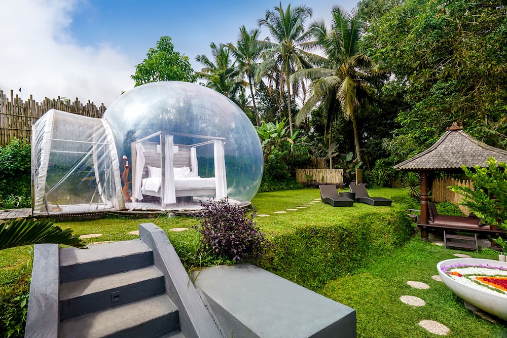 Deluxe Tent, Bathtub, Garden Area photo 1