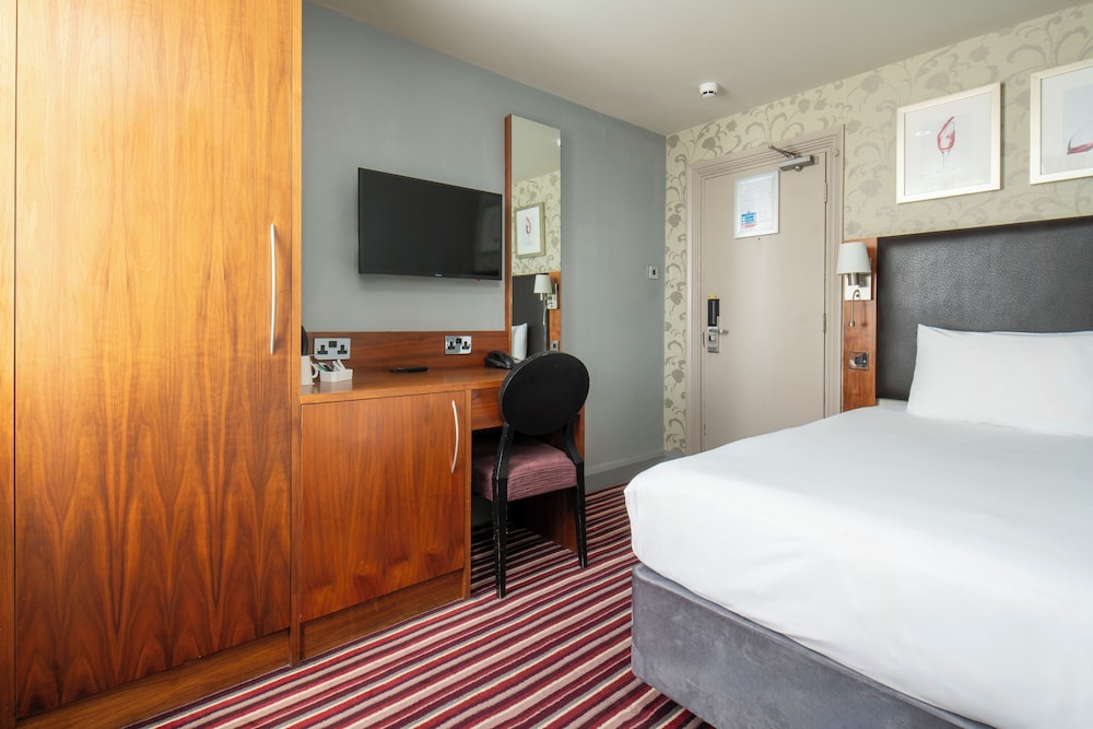 Standard Room, 1 Double Bed, Non Smoking (Small Room) - Photo 3