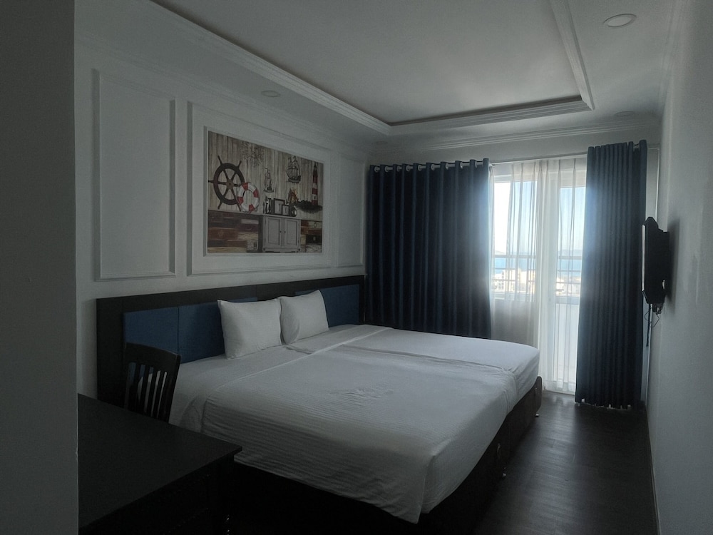 Deluxe Room, Sea View - Photo 6