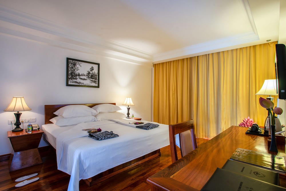 Premium Deluxe Room - Exclusive Package ( Free 60mn massage + 1 High Tea per stay)