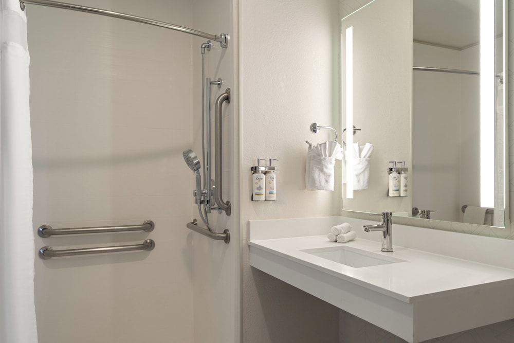 Standard Room, 2 Twin Beds, Accessible (Communications) - Photo 3