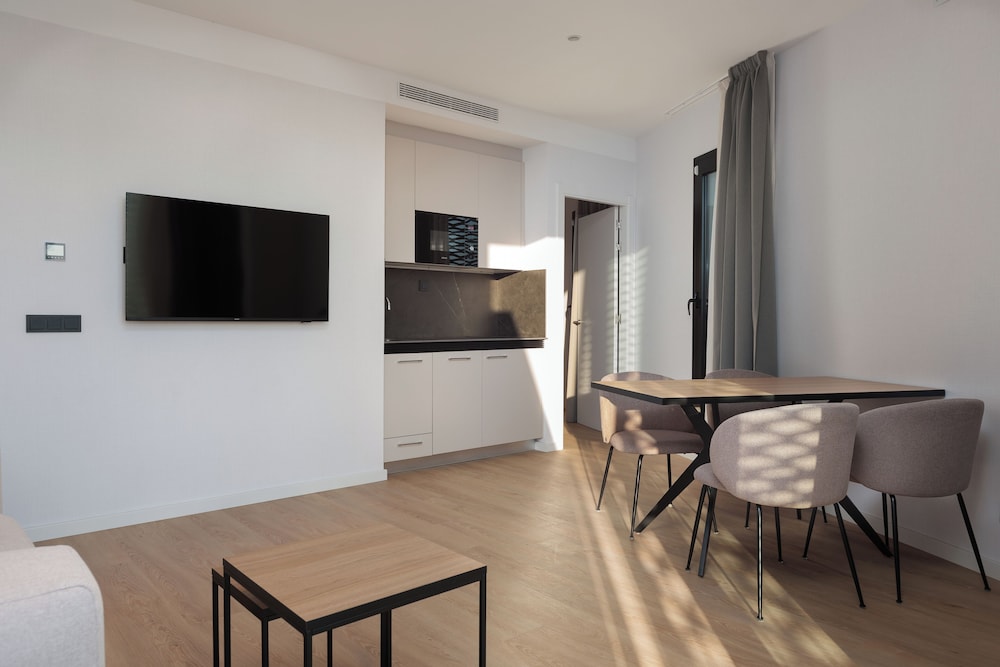 Premium Apartment, 1 Bedroom (Double or Twin Bed) photo 3