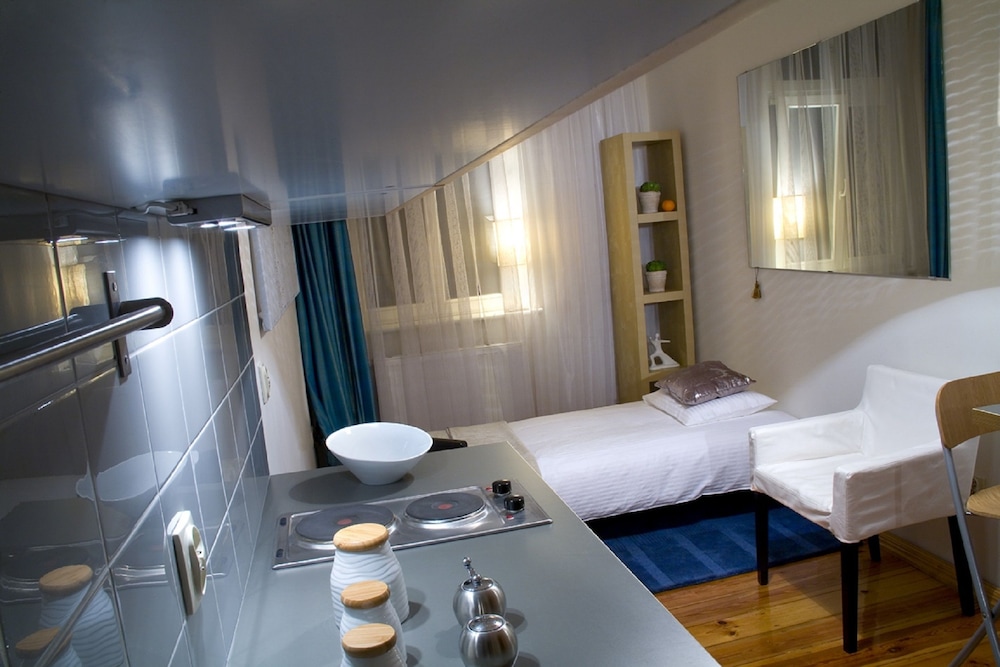 Apartment (with private external bathroom) photo 1