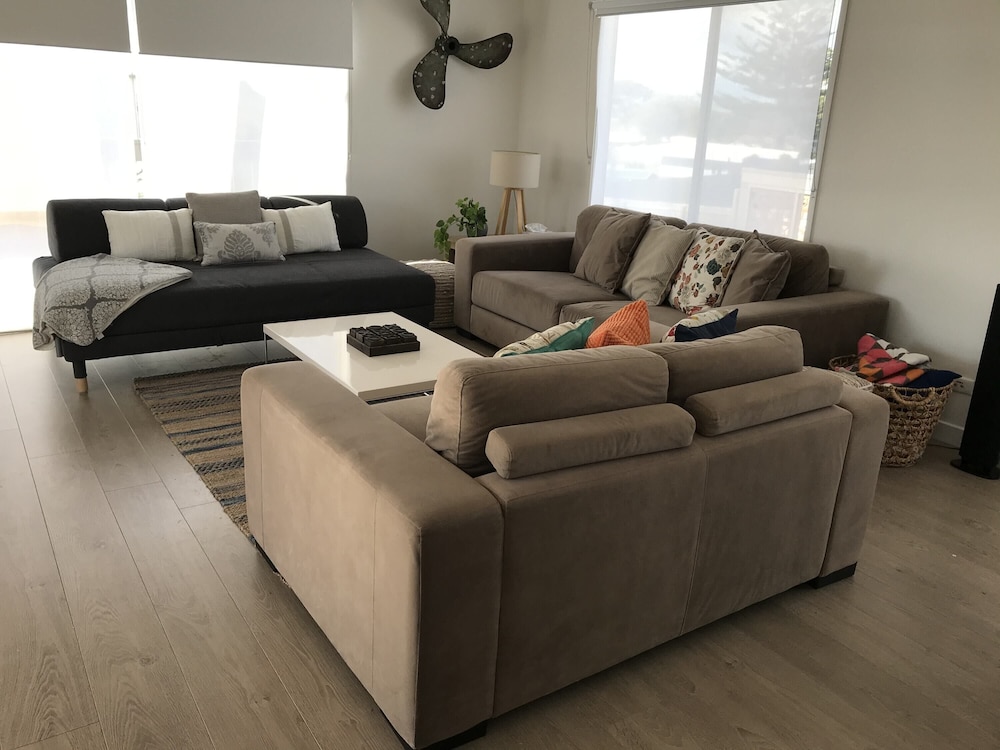 Deluxe Townhome photo 2