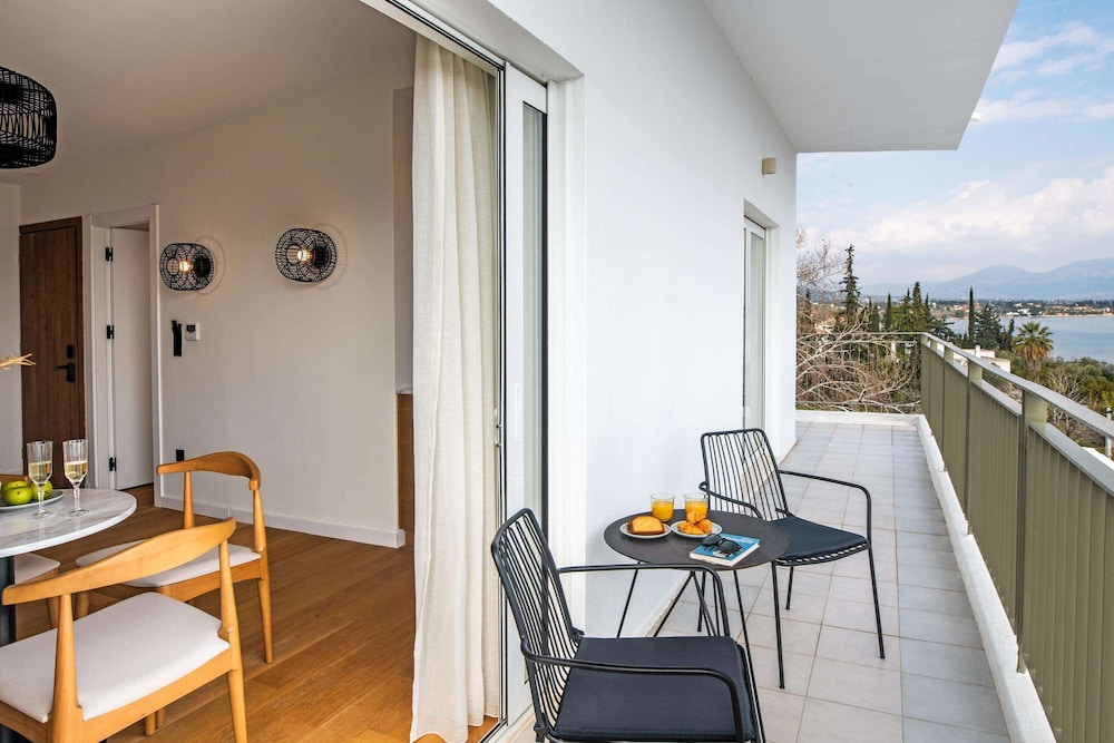 King Suite, Sea View - Photo 12