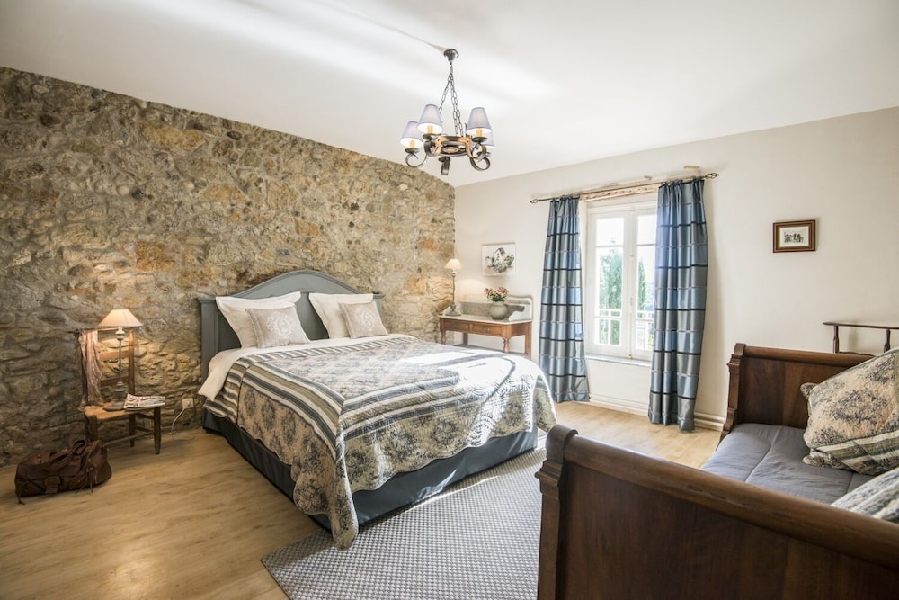 Double Room, 1 Bedroom, Ensuite, Garden View (Belibaste) photo 1
