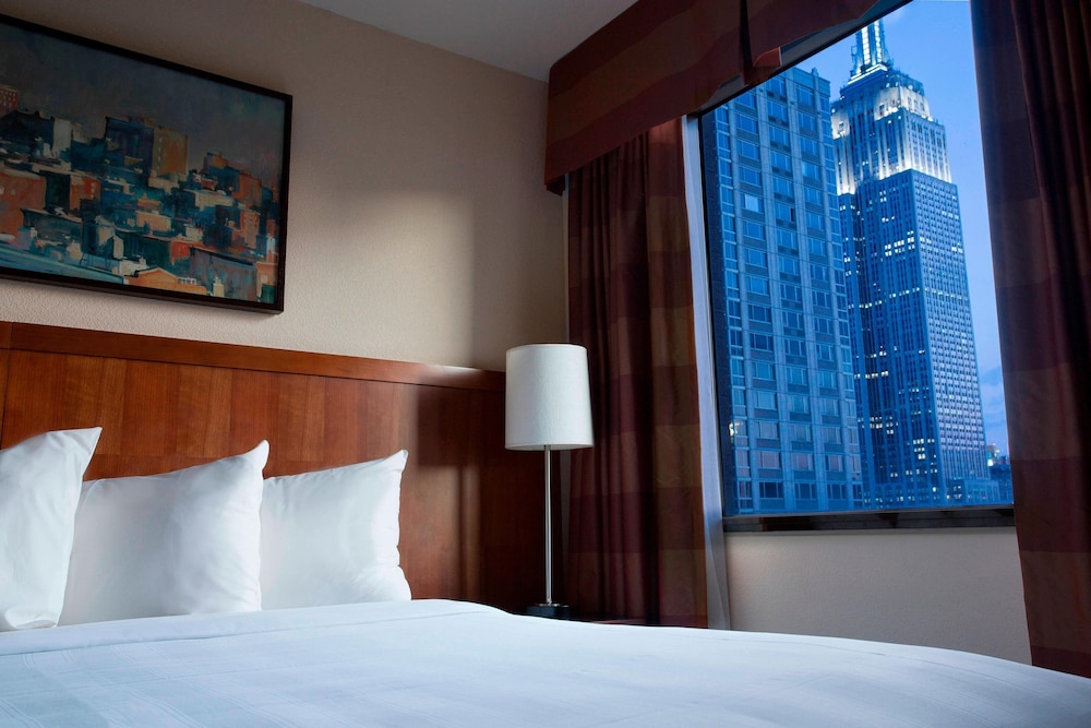 Suite, 1 Double Bed thumbnail 6