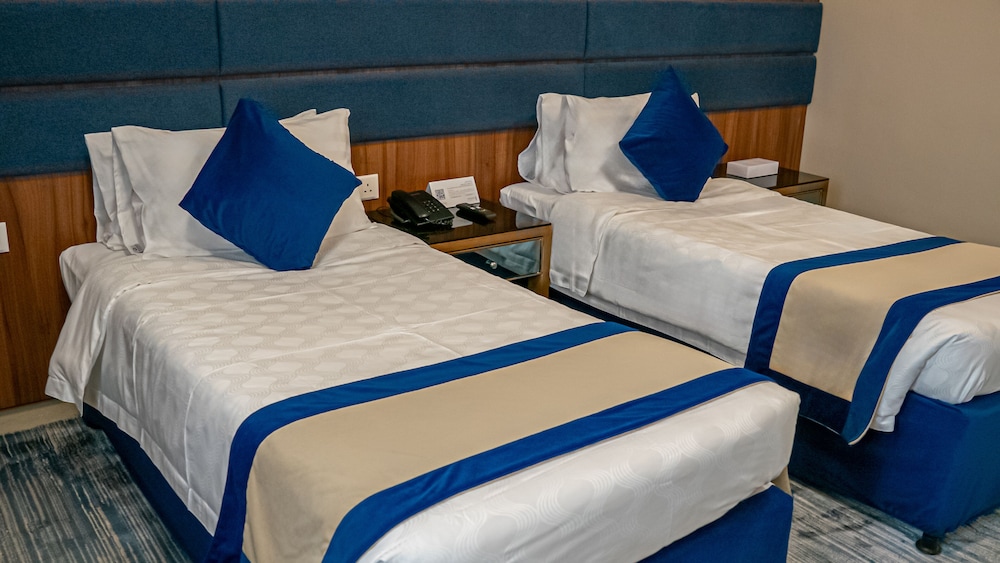 Economy Double or Twin Room, 2 Twin Beds photo 3