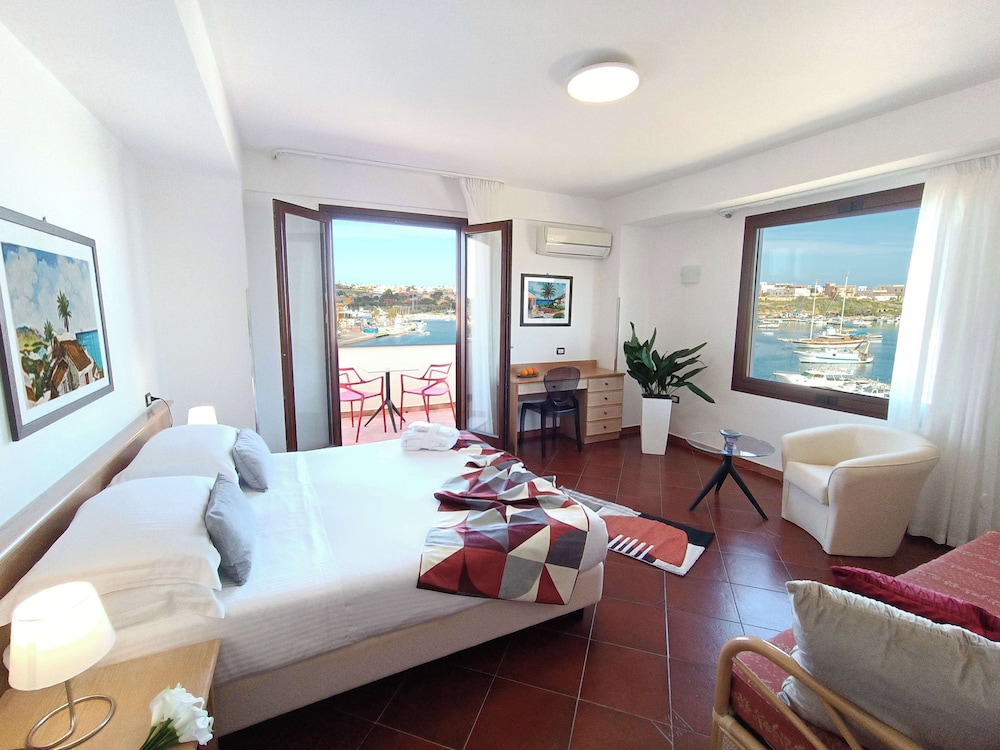 Junior Suite, 1 Queen Bed, Terrace, Sea View