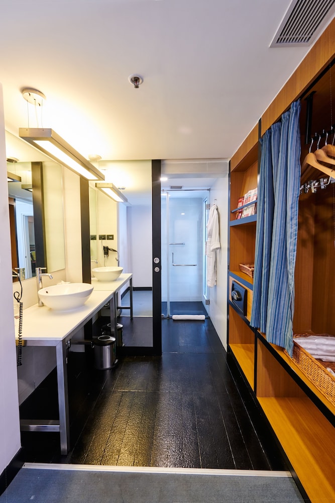 aloft, Room, 2 Queen Beds, City View photo 3
