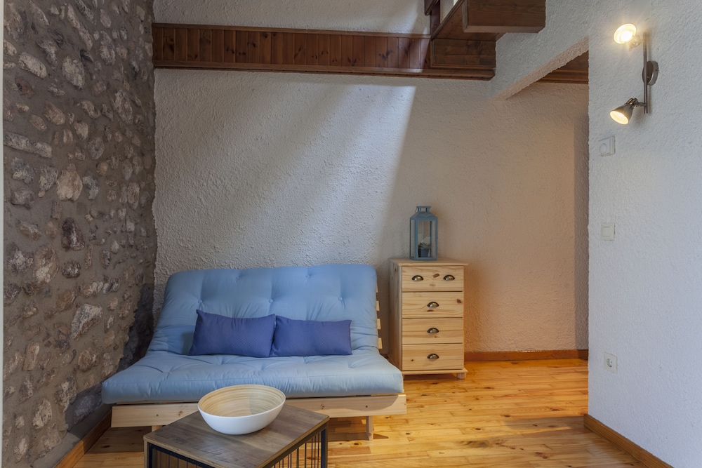 Superior Duplex, 1 Bedroom, Balcony, Mountain View photo 3