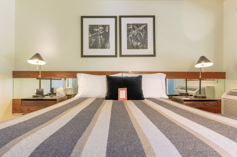 Basic Room, 1 Bedroom, Courtyard View
