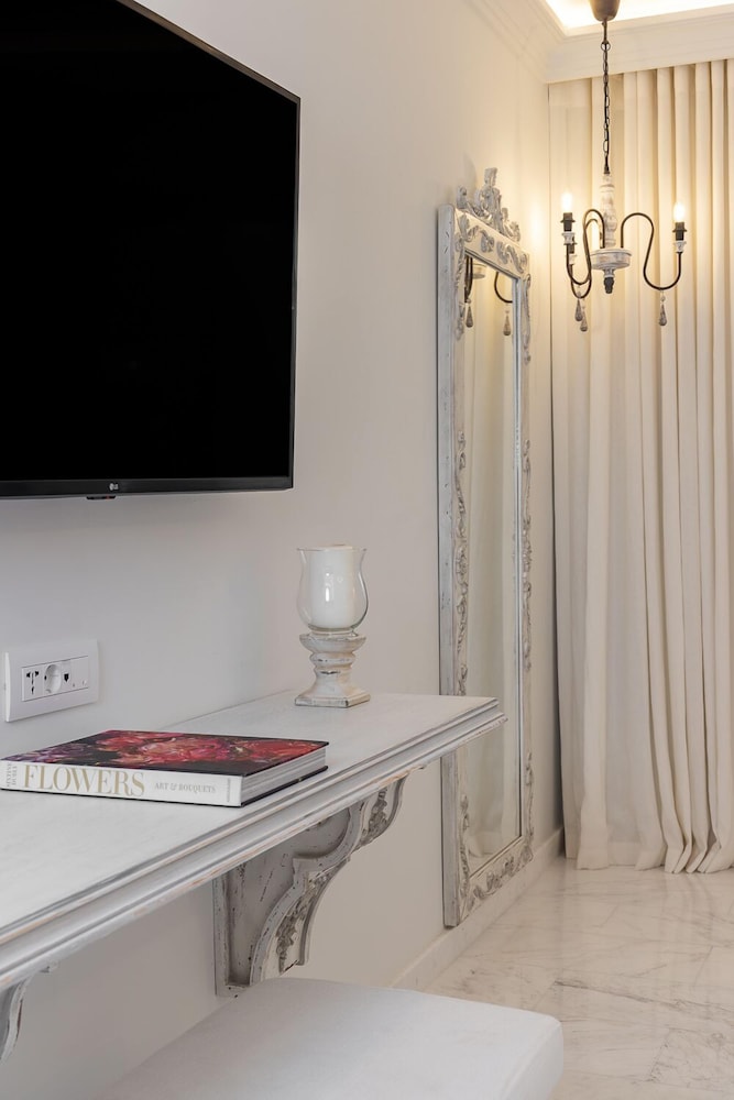 Signature Aegean Room with Sea View - Photo 3